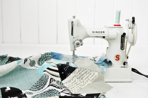 Singer Celery Featherweight sewing machine